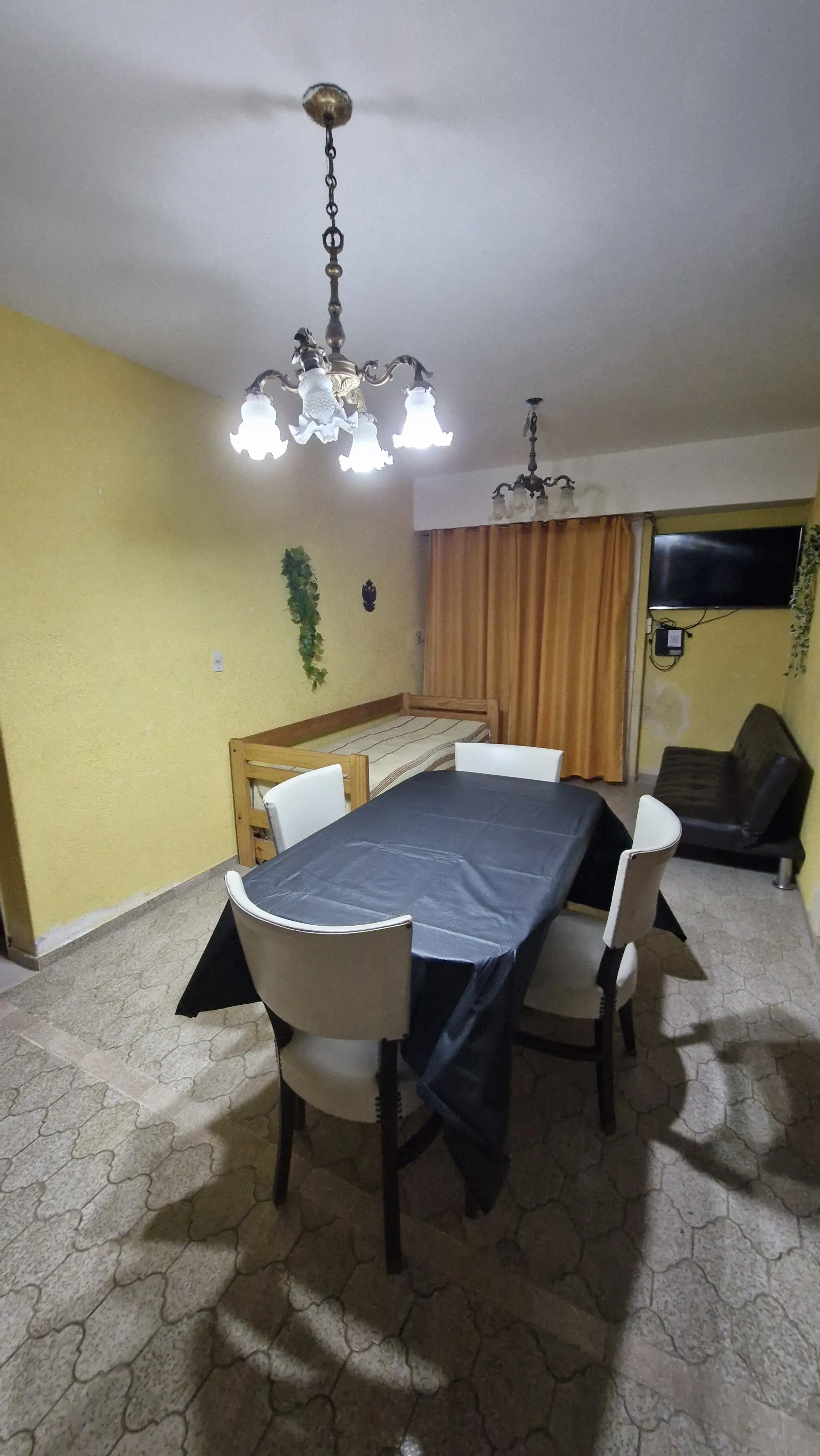 Living comedor con futón y cama diván